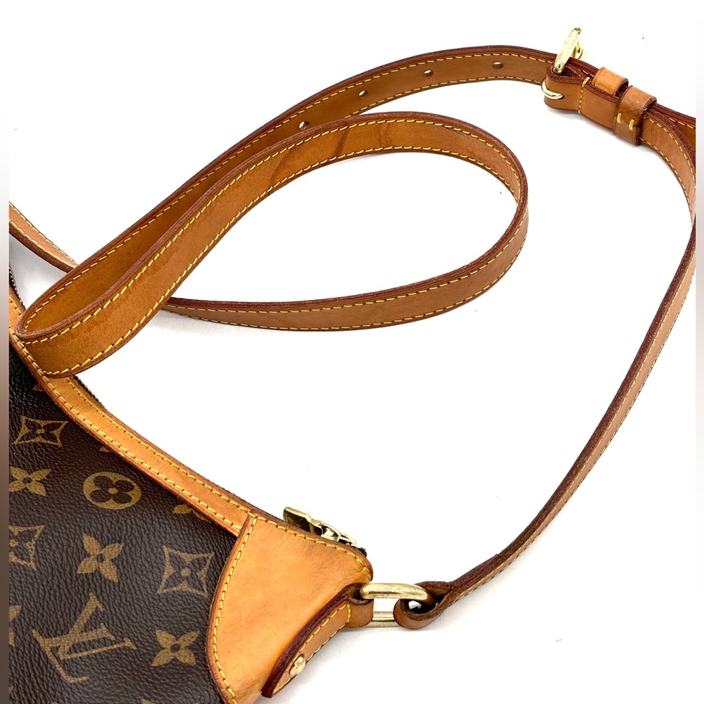 Auth. Louis Vuitton Odeon PM Monogram PVC Leather Shoulder Bag - Picture 12 of 16